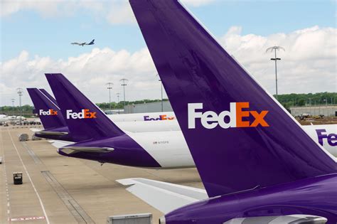 Gambar Fedex Shipping